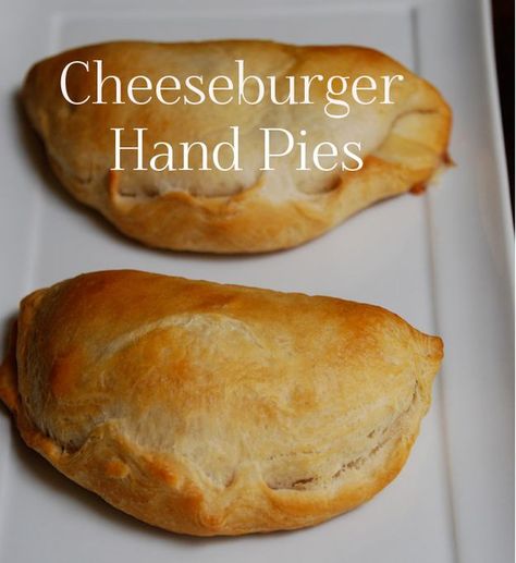 Empanada Ideas, Cheeseburger Hand Pies, Hand Pies Savory, Pasties Recipes, Hand Pie Recipes, Fried Pies, Recipe Beef, Hand Pie, Meat Pies