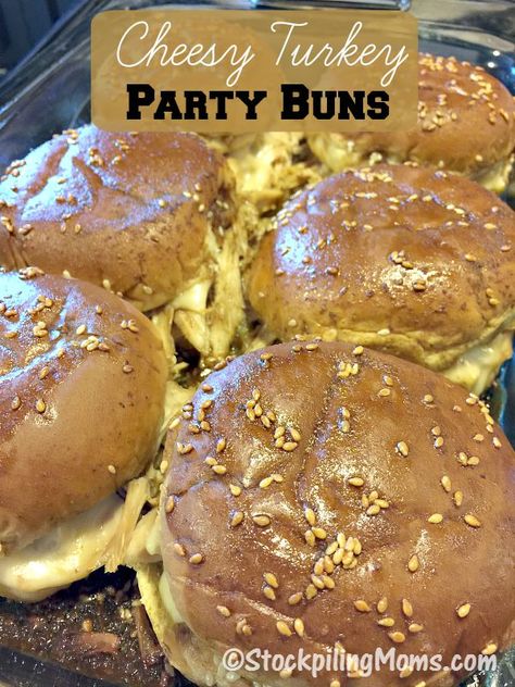 Cheesy Turkey Party Buns are a great way to use leftover turkey and make a delicious dinner! Tetrazzini Turkey, Crockpot Ranch Chicken, Cheesy Turkey, Ranch Chicken Crockpot, Homemade Fruit Popsicles, Turkey Breast Crockpot, Turkey Party, Turkey Tetrazzini, Freezer Meal Planning