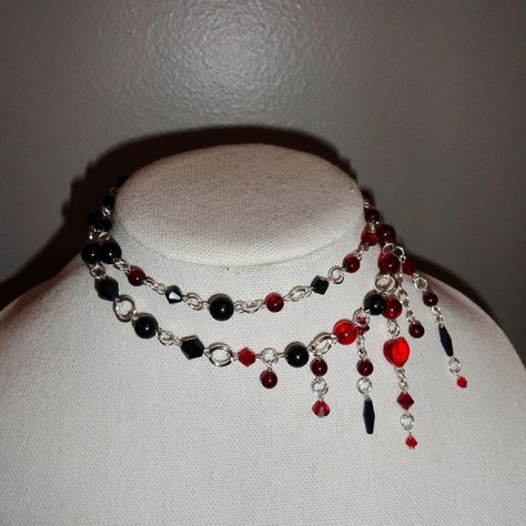 Goth Christmas Jewelry, Blood Drip Necklace, Tinker Fairy, Drip Necklace, Blood Drip, Diy Jewelry Unique, Indie Jewelry, Beading Crafts, Jewelry Making Kits