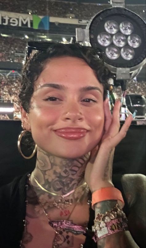 Kehlani Short Hair, Kehlani Concert, Kehlani Parrish, Unique Wrist Tattoos, Wrist Tattoo Designs, Boujee Aesthetic, Tattoo Fails, Bare Face, Music Taste