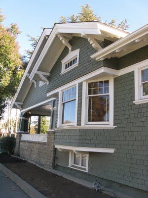 From http://simplyeleganthomedesigns.blogspot.com/2009/11/how-to-design-bay-window.html Gray House With White Trim, House With White Trim, Exterior Window Trim Ideas, Craftsman Windows, Craftsman Window, Trim Ideas, Gray House, House Trim, Window Trim Exterior