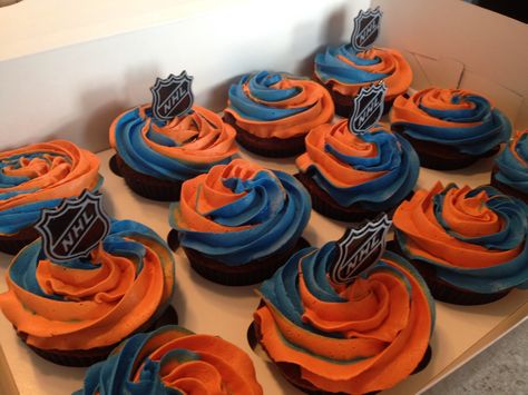 Two colour Oilers cupcakes Oilers Cupcakes, Oilers Cake, Hockey Birthday Parties, Hockey Birthday, Theme Parties, 7th Birthday, 5th Birthday, 4th Birthday, Kid Stuff