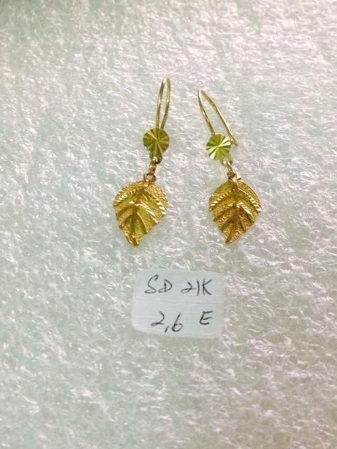 Saudi Gold Earrings 21k 2.6grams Price: PhP7,800.00  Follow me on Instagram: @mhaydkc16  Like my page on Facebook: Mhaydkc Variety  Viber Me At: (63)932331-7230 21k Gold Earrings, 2 Grams Gold Earrings, 2 Grams Gold Earrings Designs, Gold Infinity Ring, Tiny Gold Earrings, Couple Ring Design, Unique Mehndi, Delicate Gold Jewelry, New Gold Jewellery Designs