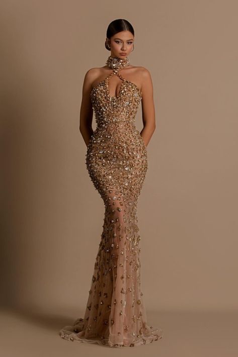 Gold Gowns Elegant, Gold Gowns Elegant Classy, Miss Universe Dresses, Gold Evening Gown, Fringe Wedding Dress, Trendy Date Night Outfit, Date Night Outfit Ideas, Night Outfit Ideas, Dreamy Gowns