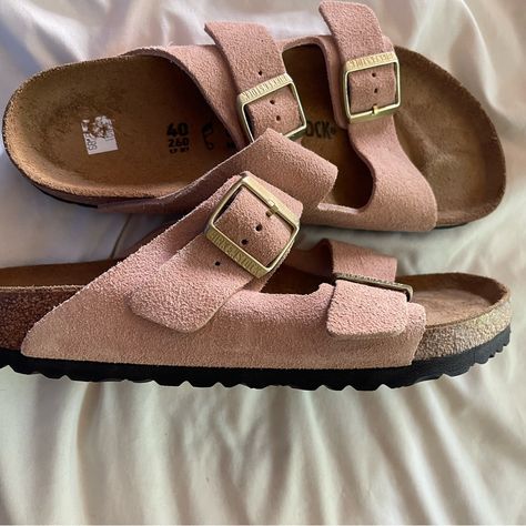 Brand New Baby Pink Birkenstock Sandals Arizona With Regular Fit Rose Birkenstocks, Berken Stocks Shoes Pink, Old Rose Birkenstock, Light Pink Birkenstocks, Pink Birkenstocks, Birkenstock Pink, Birkenstock Sandals Arizona, White Leather Sandals, Birkenstock Shoes