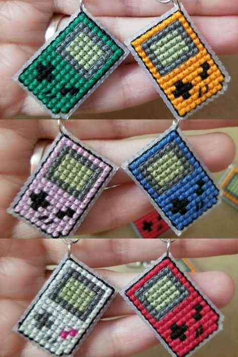 For that cute old-school gamer touch to any outfit. Unique Cross Stitch, Easy Perler Bead Patterns, Tiny Cross Stitch, Beaded Bookmarks, Hama Beads Patterns, Cross Stitch Love, Pola Kristik, Iron Beads, Cross Patterns