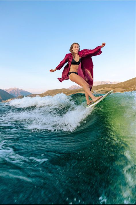 #utah #travel #pictures #graduationoutfitideas #graduation #graduationphotographer #lake #surf #surfing Surfing Graduation Pictures, High School Graduation Pictures, Surfing Photos, Senior Pictures Poses, Cap And Gown, Pic Pose, Grad Pics, Grad Photos, Graduation Outfit