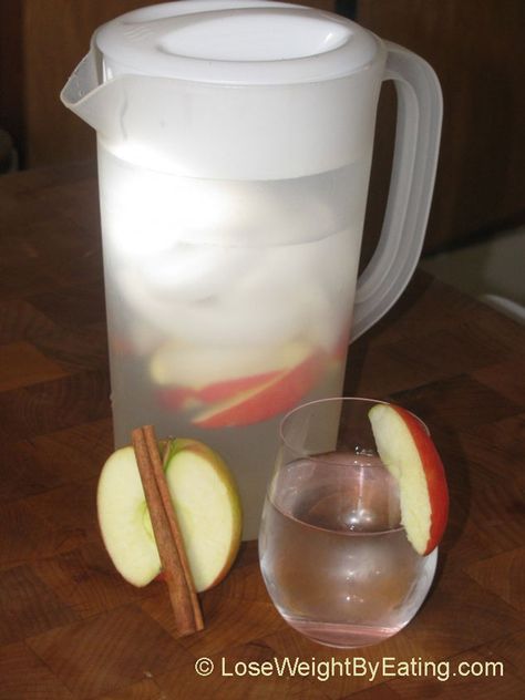 LOSE 25 LBS IN ONE MONTH, ditch the diet sodas and drink a gallon of this per day... watch the weight melt off your body! The Original Day Spa Apple Cinnamon Water Recipe, has helped thousands of people lose weight fast and healthy! Apple Cinnamon Water, Cinnamon Water, Summer Bodies, Diet Soda, Makanan Diet, Day Spa, Water Recipes, Crystal Light, Apple Cinnamon