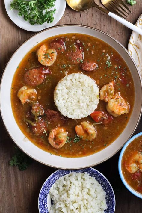 Keto Gumbo {With Sausage & Shrimp} - Savory Thoughts Keto Gumbo, Traditional Gumbo, Louisiana Dishes, Keto Soup Recipes, Sausage Shrimp, Meat Stew, Okra Stew, Delicious Side Dishes, Low Carb Soup Recipes