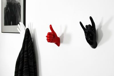 Hand Job - Peace Hook - Peace by Thelermont Hupton Fun Towels, Hanger Design, Eero Saarinen, Coat Rack Wall, Coat Stands, Hook Design, Tom Dixon, Creative Wall, Towel Hooks