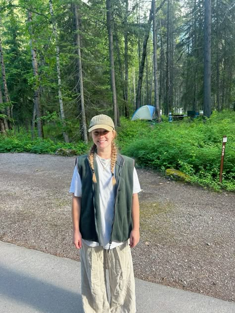 Vest outfit, camping outfit, granola girl aesthetic Mexico Hiking Outfit, Trail Mix Outfits, Outdoor Girl Aesthetic Outfits, Cute Woodsy Outfits, Outdoor Pants Outfit, Outdoors Summer Outfits, Camping Girl Outfit, Girly Outdoorsy Outfits, Granola Party Outfit