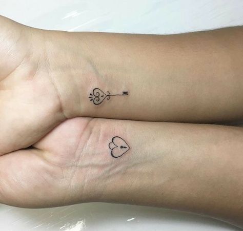 Small Key Tattoos, Tato Naruto, Couple Wrist Tattoos, Key Tattoo Designs, Lock Tattoo, Him And Her Tattoos, Couple Matching Tattoo, Key Tattoos, Key Tattoo