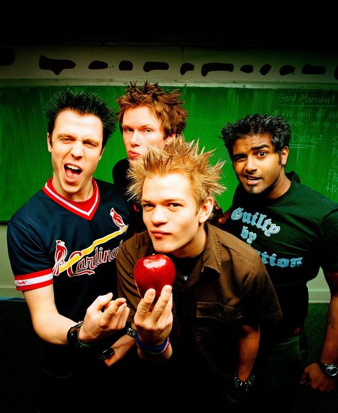 00s Pop Punk Aesthetic, Sum41 Poster, Y2k Emo Men, Punk Rock Band Aesthetic, 2000s Band Aesthetic, Punk Pop Aesthetic, Metal Band Aesthetic, 2000s Music Aesthetic, Pop Rock Aesthetic