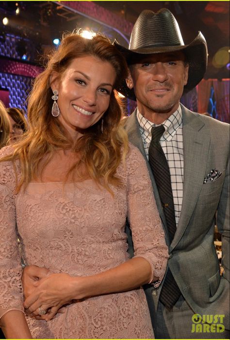 Faith Hill & Tim McGraw Tim Mcgraw Family, Tim And Faith, Tim Mcgraw Faith Hill, Country Love Songs, Country Music News, Western Music, Faith Hill, Country Music Artists, Country Music Stars