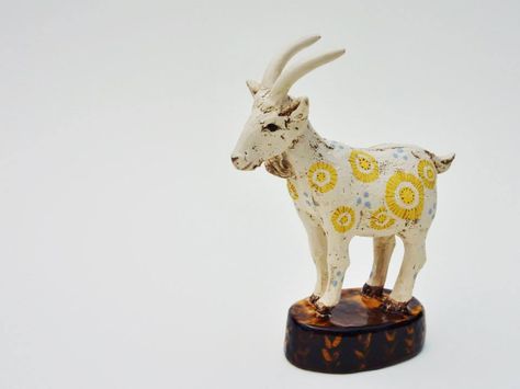 Goat Ceramic Goat, Goat Sculpture, Goat Shed, Goat Art, Ceramic Art Sculpture, Pottery Animals, Interesting Animals, Clay Animals, Ceramic Animals