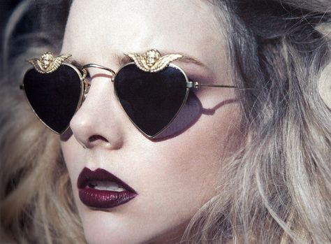 Soft grunge Sunglasses- Cherub hearts Neo Grunge, Heart Shaped Glasses, Heart Glasses, Estilo Grunge, Le Happy, Dark Style, Four Eyes, نظارات شمسية, Look Retro