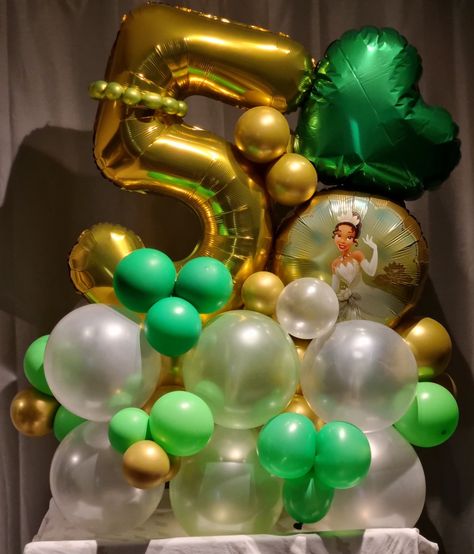 Princess And The Frog Birthday, Birthday Balloon Bouquet, Frog Birthday, 9 Birthday, Balloon Clusters, Princess And The Frog, Princess Tiana, Balloon Bouquet, 9th Birthday