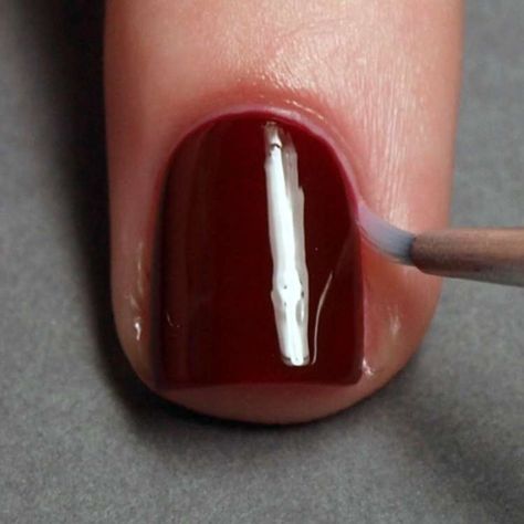 Remove extra polish on cuticles using a nail brush Colored Nail Tips, Gel French Manicure, Manicure Gel, Nagel Tips, Makeup And Beauty Blog, Manicure Tips, Glitter Nail Polish, Manicures Designs, Manicure At Home