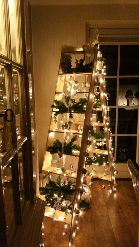 Christmas Decorations On A Budget, Ladder Christmas Tree, Easy Diy Christmas Decorations, Decorations On A Budget, Diy Christmas Village, Creative Christmas Trees, Christmas Centerpieces Diy, Christmas Mantel Decorations, Easy Christmas Decorations