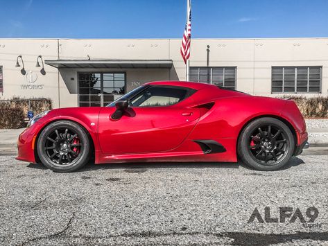 Alfa Romeo Sports Car, Alfa Romeo Gta, Alfa Romeo 4c, Lovely Car, Vintage Auto, Track Car, Tuner Cars, Italian Cars, Future Car