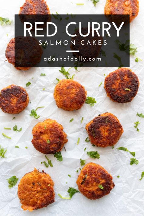 Red Curry Salmon Cakes (Paleo, Keto, Whole30) - a dash of dolly Red Curry Salmon, Curry Salmon, Thai Fish Cakes, Thai Fish, Fish Cakes Recipe, Fish Cakes, Paleo Recipe, Salmon Cakes, Sprouts With Bacon