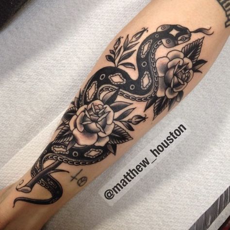 #snake #roses #black #traditional #tattoo Traditional Snake, Traditional Snake Tattoo, Serpent Tattoo, Snake Tattoo, Trendy Tattoos, A Snake, Forearm Tattoos, Piercing Tattoo, Rose Tattoos