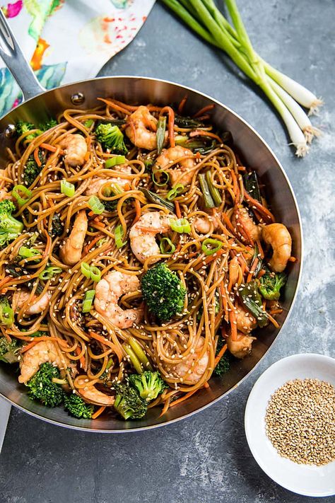 Easy Sesame Shrimp Pasta – Must Love Home Orange Chicken Stir Fry, Sesame Shrimp, Pan Fried Shrimp, Shrimp Noodles, Fitness Meals, Shrimp And Vegetables, Best Seafood Recipes, Fried Fish Recipes, Easy Recipes For Beginners