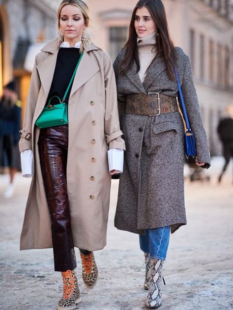 Kicking off 2018 in style, it's the Scandi crew at Stockholm Fashion Week. Here are the best street style looks from the chilly Swedish city. Swedish Outfit Street Style Winter, Scandanavian Street Style Winter, January Outfits For Women 2023, Statement Coat Street Style, Modern Fur Coat Street Styles, Sienna Miller Fur Coat, Stockholm Fashion Week, Cold Weather Outfit, Casual Chique