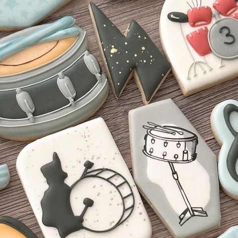 Band Cookies Marching, Drum Cookies Decorated, Marching Band Cookies Decorated, Marching Band Cookies, Music Cookies Decorated, Drum Cookies, Music Cookies, Cookie Sticks, Decorating Cookies