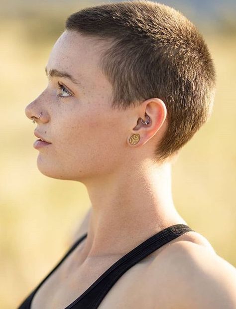 Short Buzzed Hair, Buzzed Hair Women, Buzz Haircut, Buzz Cut Women, Androgynous Haircut, Shaved Hair Women, Super Short Haircuts, Buzz Cut Hairstyles, Short Hairstyle Women