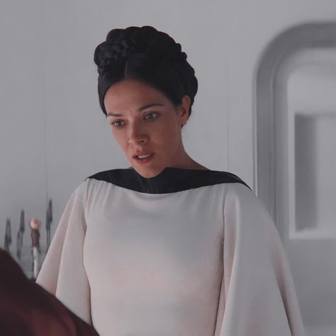 Breha Organa, Simone Kessell, Jaina Solo, Jedi Sith, Star Wars Fashion, Space Fashion, Wallpaper Icon, Star Wars Love, Star Wars Costumes