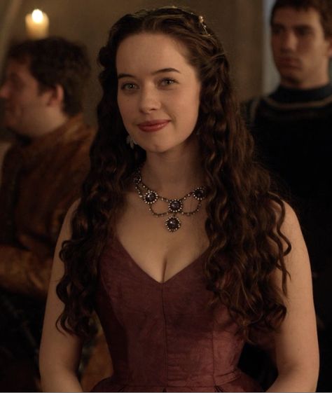 Lady Lola - Reign "Acts of War" Lola Reign, Tyrell Got, Reign Cast, Drama Clothes, Susan Pevensie, Anna Popplewell, Reign Mary, Reign Fashion, Daemon Targaryen