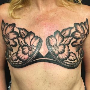 Flat Mastectomy Tattoo, Flat After Mastectomy, Mastectomy Scar Tattoo, Mastectomy Scars, Survivor Tattoo, Mastectomy Tattoo, Feminine Tattoo Sleeves, Scar Tattoo, Flat Photo