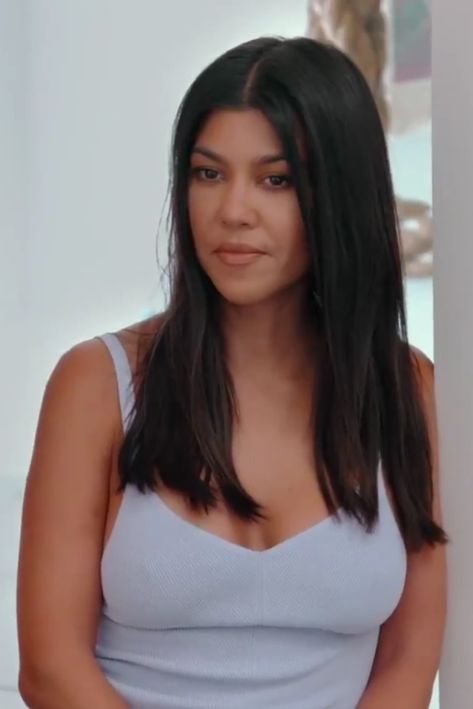 Style Hair Medium, Kourtney Kardashian Hair, Kylie Kardashian, Kardashian Hair, Kourtney Kardashian Style, Hair Medium, Medium Length Hair, Kardashian Style, Hair Long