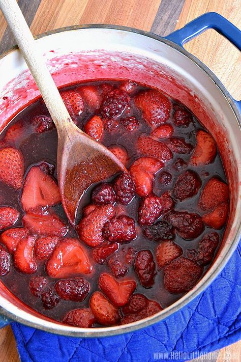 Strawberry Pie Filling Recipe, Pie Competition, Berry Compote Recipe, Mixed Berry Compote, Berry Coulis, Compote Recipe, Strawberry Pie Filling, Blueberry Topping, Fruit Sauce