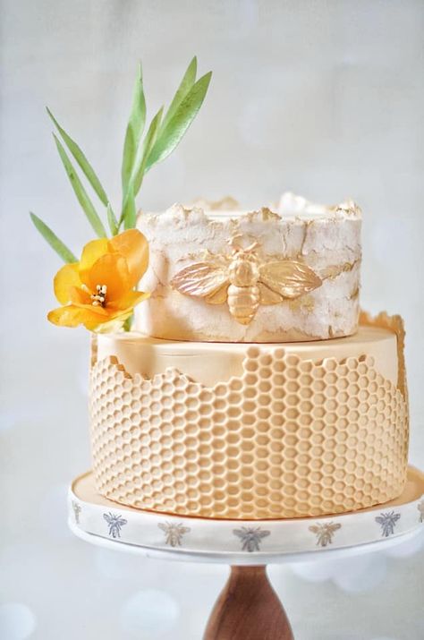 Bee Theme Wedding Decor, Honeycomb Wedding Cake, Bride To Bee Table Decor, Beehive Cake, Fantasy Cakes, Honeycomb Cake, Bee Cake, Roaring 20, Bee Cakes