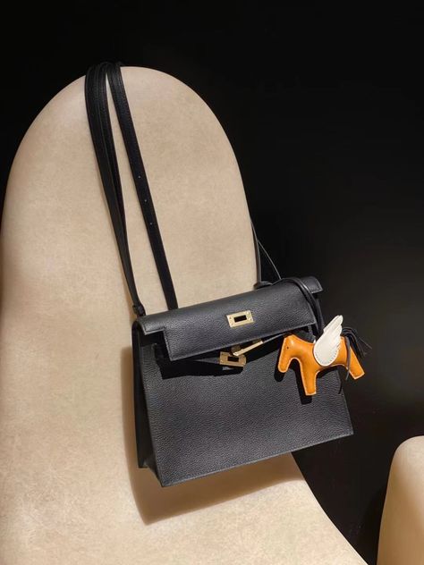 Mini Kelly Hermes Black, Kelly Danse Hermes, Hermes Wishlist, Kelly Danse, Dance Black, Mini Kelly, 2024 Goals, Hermes Kelly Bag, Divine Design