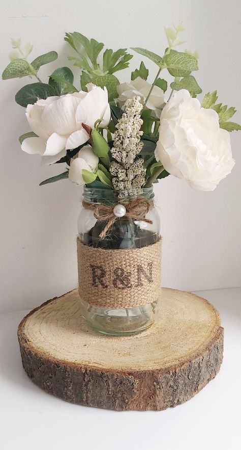 Simple Rustic Wedding Centerpieces Diy, Wedding Table Decorations Rustic, Homemade Centerpieces, Wedding Table Deco, Centrepiece Wedding, Glass Centrepiece, Wedding Centerpieces Diy Rustic, Head Table Wedding Decorations, Wedding Reception Tables Centerpieces