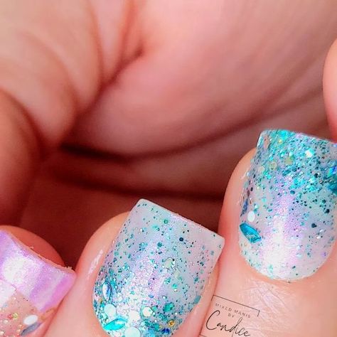 Candice Poppy on Instagram: "🧜‍♀️ Ethereal Mermaid Nails! 🧜‍♂️ March subscription box mani! I used 4 out of 5 of the sets plus the nail gems. 🍬 Cotton Candy Swirl (middle & ring) (not from the sub box) 🦪 String Of Pearls (middle & ring) (over Cotton Candy swirl) 🌊 Ocean Abyss (middle & ring) (reversed on ring) 🐚 She Shells Seashells (pinky, index & thumb) 🧜‍♀️ Siren Secrets (pinky, index & thumb) 💎 Nail Gems #colorstreet #colorstreetapplication #colorstreethowto #colorstreetstylist #colo Color Street Siren Secrets, Mermaid Magic Color Street, Color Street Cotton Candy Swirl, Color Street Deepwater Opal Mixed Mani, Color Street Ocean Abyss, Color Street Nails Combos Deep Diving, Ethereal Mermaid, Ocean Abyss, Nail Gems