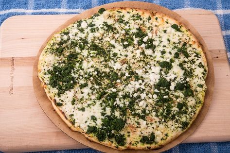 Spinach Ricotta Pie, Quick Flatbread, Ricotta Pizza, Parmesan Pizza, Ricotta Spinach, Lower Carb Meals, Refrigerated Pizza Dough, Spinach Pizza, Meatless Meal