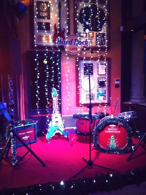 Hard Rock Cafe #Venice Rockin' #Christmas #Stage. #Live #music #rock Cafe Music Stage, Live Music Bar Stage Design, Live Music Stage Design, Bar Live Music, Live Session Music Set, Rock Cafe, Music Week, Live Set, Concert Stage