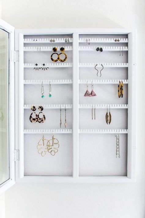 Ikea Jewelry Storage, Hidden Jewelry Storage, Jewelry Storage Diy, Diy Organizer, Diy Jewelry Holder, Jewelry Wall, Necklace Storage, Secret Storage, Earring Storage