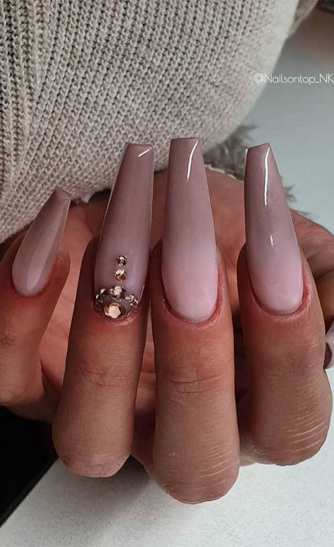 Ombre Nail Art Designs Classy, Classy Ombre Nails, Nail Art Designs Classy, Ombre Almond Nails, Ombre Nail Art, Ombre Nail Art Designs, Ombre Nail, Nail Design Inspiration, Pretty Nail Designs