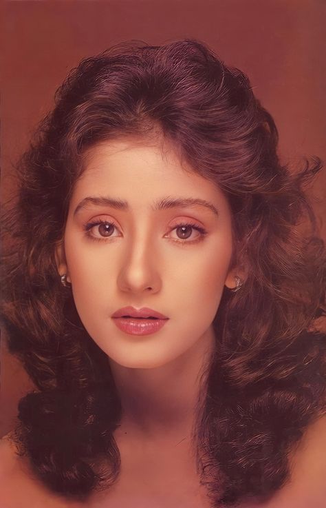 Old Actress Indian, Bollywood Vintage, Artis India, 90s Bollywood Actress, Manisha Koirala, Vintage Bollywood Aesthetic, Big Nose Beauty, Beauty Rules, Inspo Art