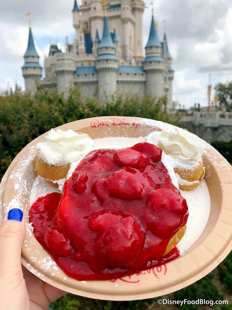 Foods At Disney World, Mickey Waffle, Disneyland Snacks, Mickey Waffles, Disney Baking, Disney Foods, Disney Activities, Disney Desserts, Dining Plan