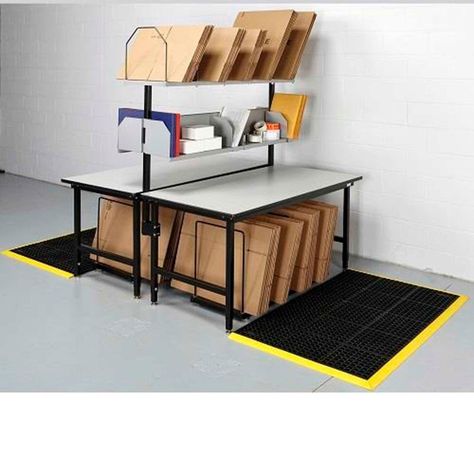 Warehouse Design Storage, Small Warehouse Design, Warehouse Organization, Bridal Boutique Interior, Tech Room, Warehouse Office, Packing Station, Industrial Kitchen Design, Warehouse Design