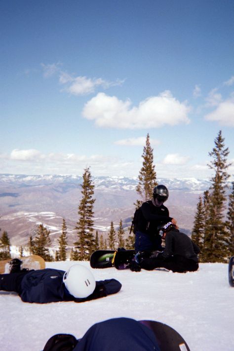 Skiing Film Photography, Ski Film Photography, Ski Film, Snowboarding Pictures, Mountains Scenery, Boys On Film, Winter Board, Vision Book, Solo Camping