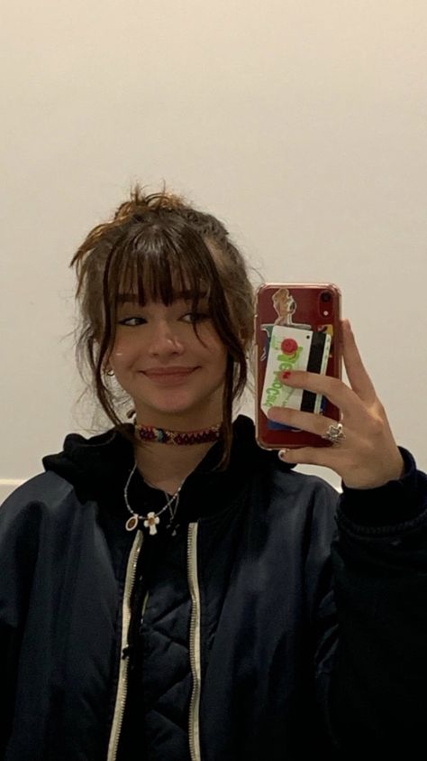 Cutest bean alive Melina Weissman, Ponytail With Bangs, Brown Hair Bangs, Malina Weissman, Grunge Hair, Aesthetic Hair, Sabrina Carpenter, Hairstyles With Bangs, Pretty Hairstyles