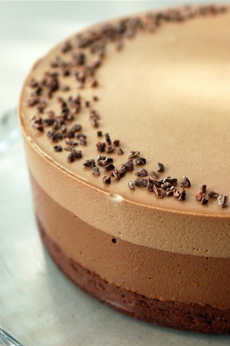 Coffee Mousse Cake Recipe, Dark Chocolate Coffee, Mousse Cake Decoration, Triple Chocolate Mousse Cake, Chocolate Mousse Cake Recipe, Coffee Mousse, Mousse Cake Recipe, Pan Sin Gluten, Gourmet Desserts