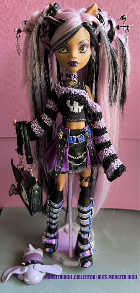 Sanrio Dolls, Monster High Bedroom, Doll Restyle, Doll Customization, Arte Monster High, Doll Customs, Mh Dolls, Monster High Pictures, Licca Chan